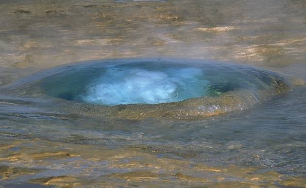 Erupting Strokkur 3