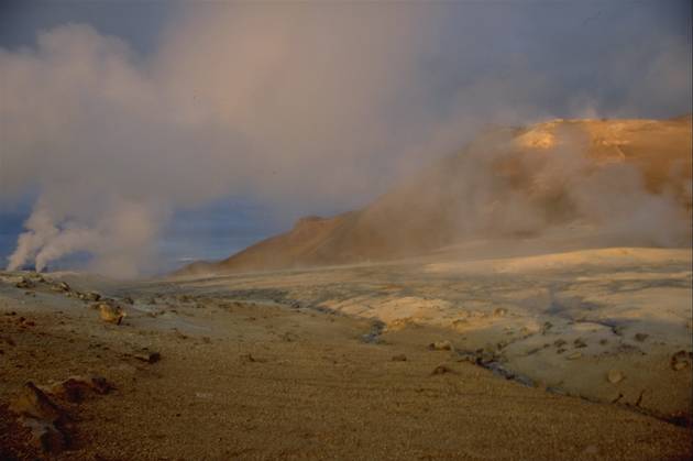 Golden light at Hverarönd